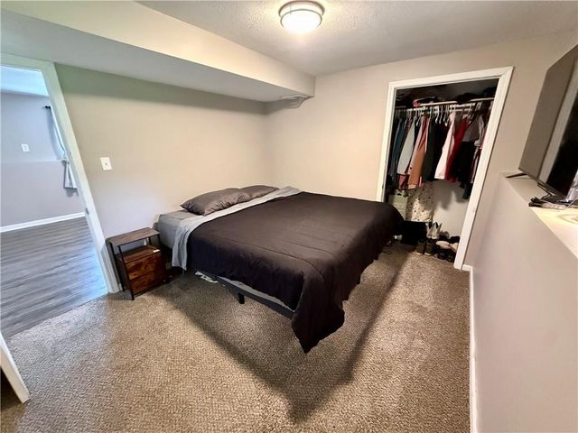 209 W Edgewood Drive, Edgerton, KS 66021