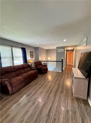 209 W Edgewood Drive, Edgerton, KS 66021
