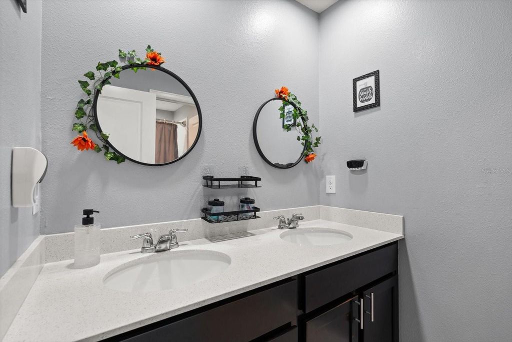 Image 9 of property listing at 744 SIMONE COURT, Haines City, FL 33844