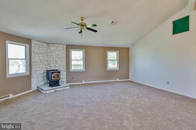 3 DUSTY RD, Easton, PA 18045