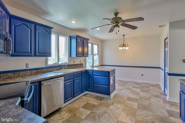 3 DUSTY RD, Easton, PA 18045