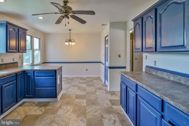 3 DUSTY RD, Easton, PA 18045
