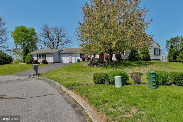 3 DUSTY RD, Easton, PA 18045