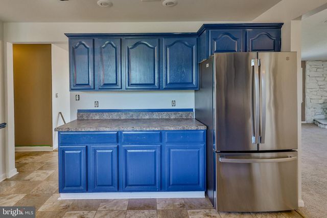 3 DUSTY RD, Easton, PA 18045