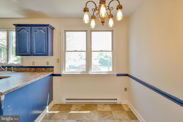 3 DUSTY RD, Easton, PA 18045