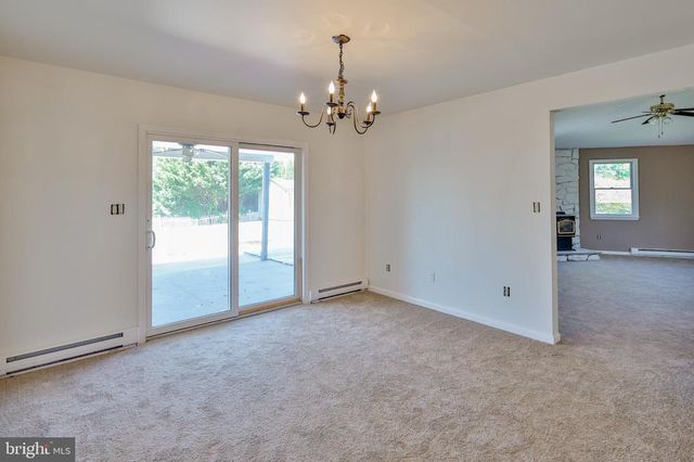 3 DUSTY RD, Easton, PA 18045