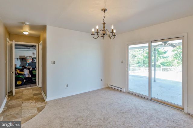 3 DUSTY RD, Easton, PA 18045
