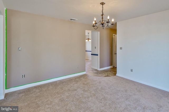 3 DUSTY RD, Easton, PA 18045