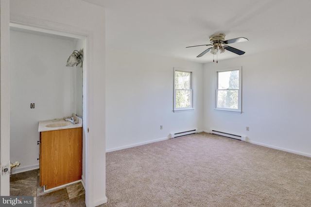 3 DUSTY RD, Easton, PA 18045