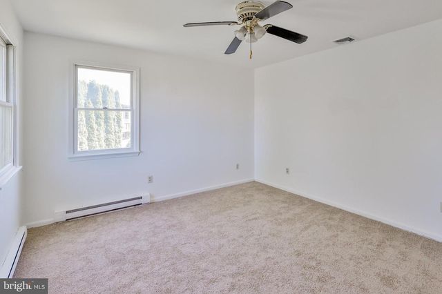 3 DUSTY RD, Easton, PA 18045