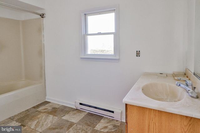 3 DUSTY RD, Easton, PA 18045