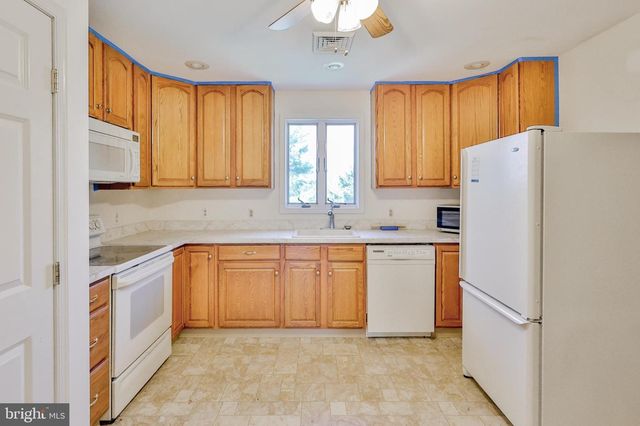 3 DUSTY RD, Easton, PA 18045