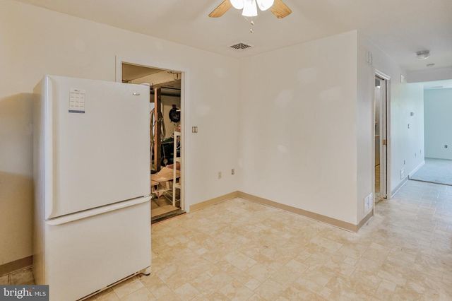 3 DUSTY RD, Easton, PA 18045