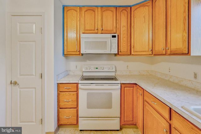 3 DUSTY RD, Easton, PA 18045