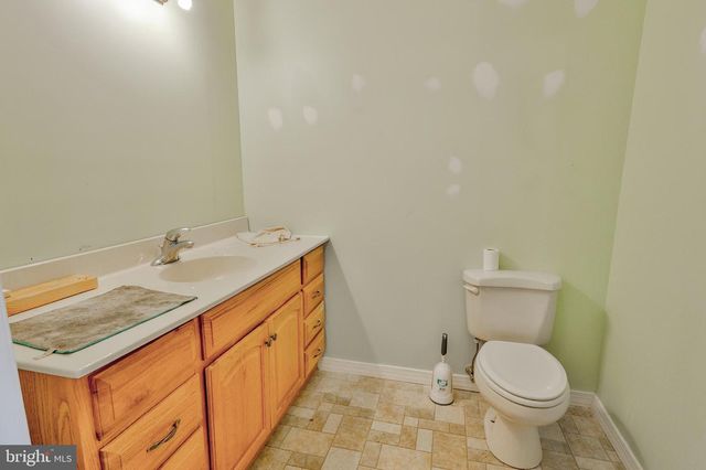 3 DUSTY RD, Easton, PA 18045