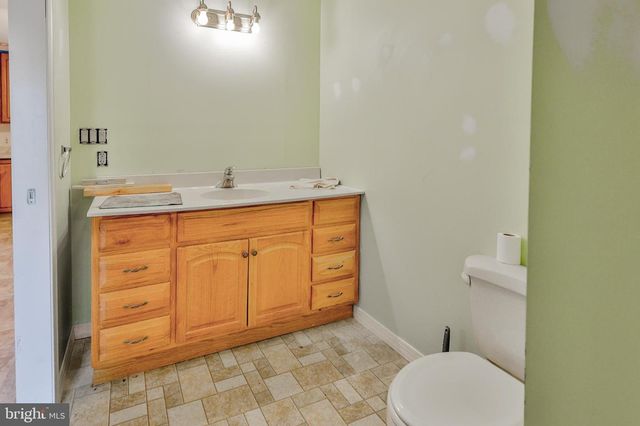 3 DUSTY RD, Easton, PA 18045