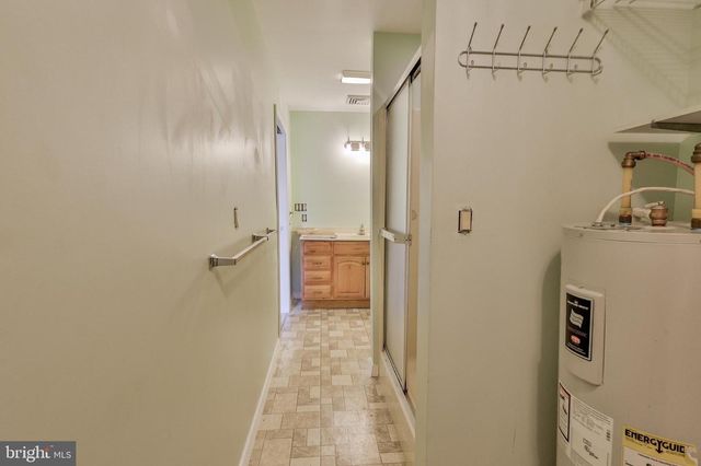 3 DUSTY RD, Easton, PA 18045