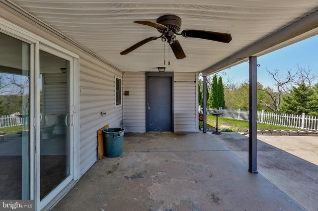 3 DUSTY RD, Easton, PA 18045