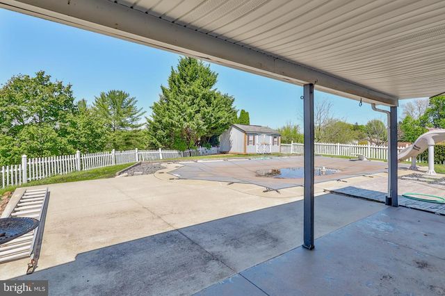 3 DUSTY RD, Easton, PA 18045