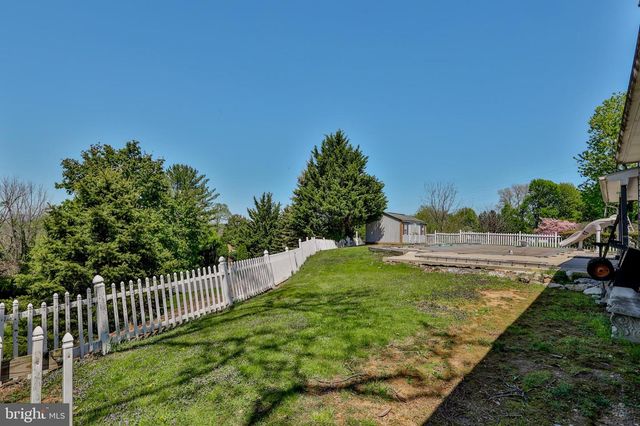 3 DUSTY RD, Easton, PA 18045