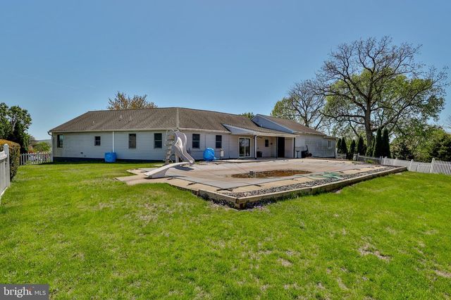 3 DUSTY RD, Easton, PA 18045