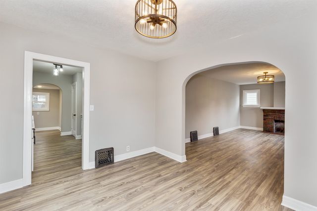 544 N Poplar St, Wichita, KS 67214