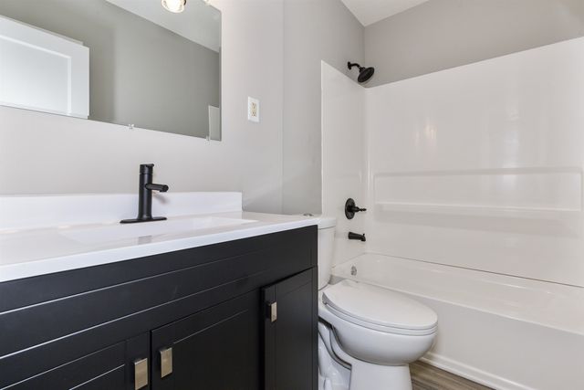 544 N Poplar St, Wichita, KS 67214