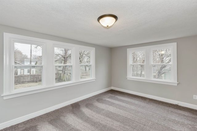 544 N Poplar St, Wichita, KS 67214