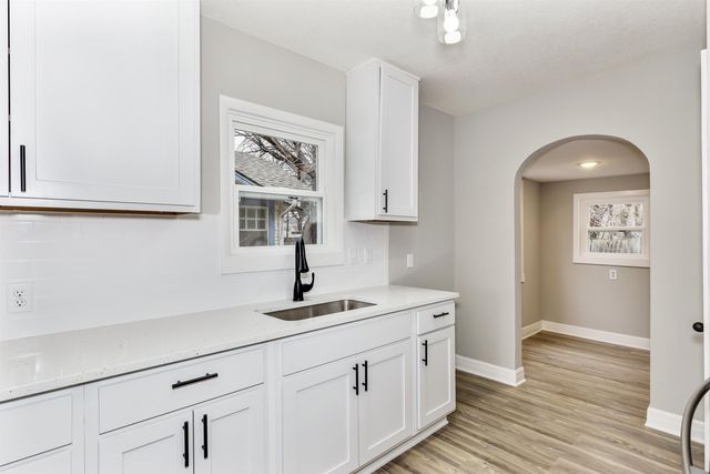 544 N Poplar St, Wichita, KS 67214