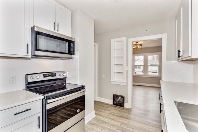 544 N Poplar St, Wichita, KS 67214