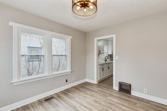 544 N Poplar St, Wichita, KS 67214