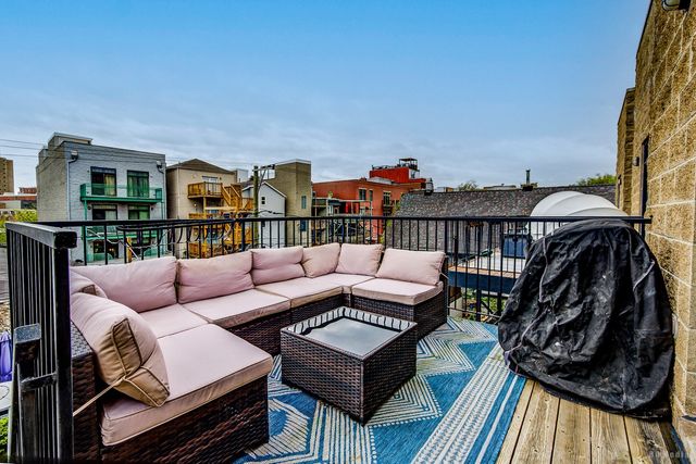 3251 N Kenmore Avenue 3, Chicago, IL 60657