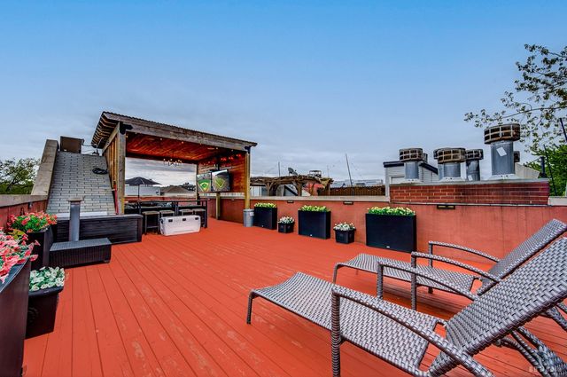 3251 N Kenmore Avenue 3, Chicago, IL 60657