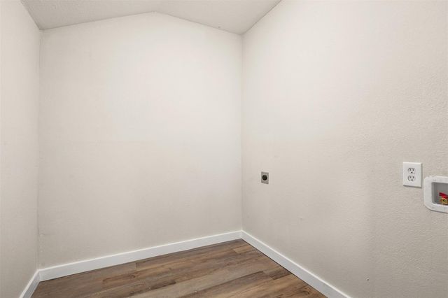 715 20th Avenue N, Texas City, TX 77590
