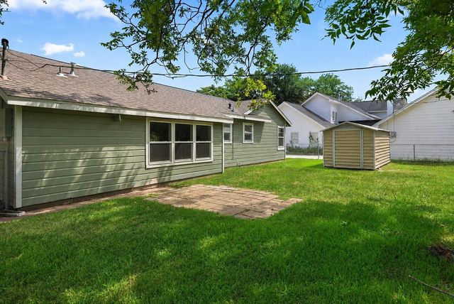 715 20th Avenue N, Texas City, TX 77590