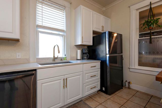 902 W Central Street, Springfield, MO 65802