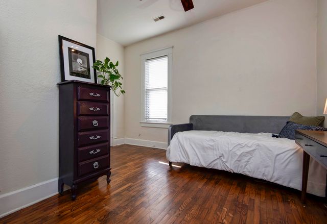 902 W Central Street, Springfield, MO 65802