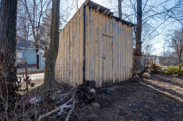 902 W Central Street, Springfield, MO 65802