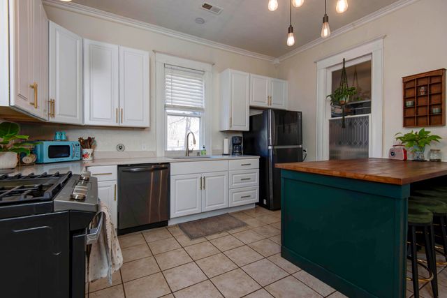 902 W Central Street, Springfield, MO 65802