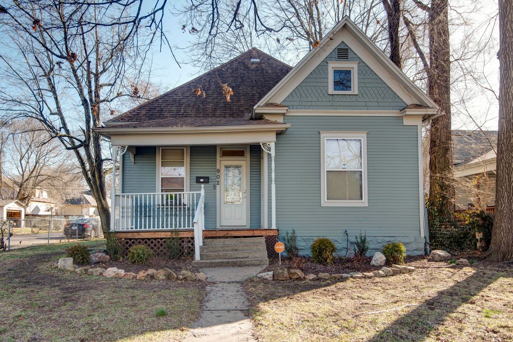 902 W Central Street, Springfield, MO 65802