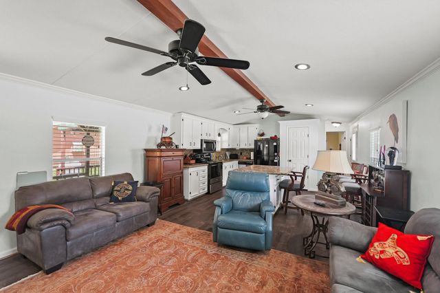 729 N Lake Shore Drive, Trinity, TX 75862