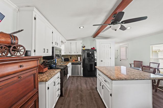 729 N Lake Shore Drive, Trinity, TX 75862