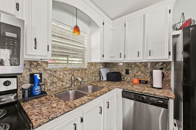 729 N Lake Shore Drive, Trinity, TX 75862