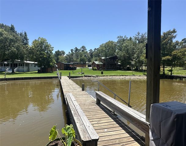 729 N Lake Shore Drive, Trinity, TX 75862