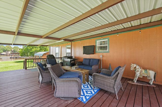 729 N Lake Shore Drive, Trinity, TX 75862