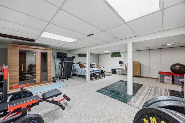 2270 24th Ave, Marion, IA 52302