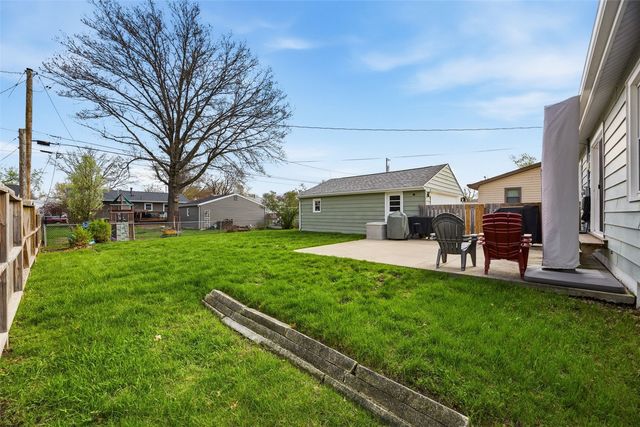 2270 24th Ave, Marion, IA 52302