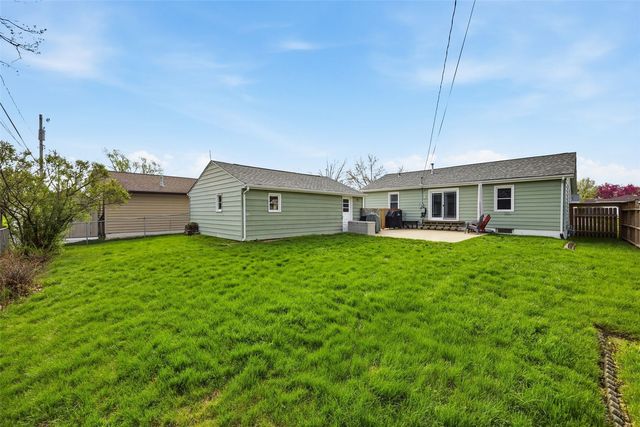 2270 24th Ave, Marion, IA 52302