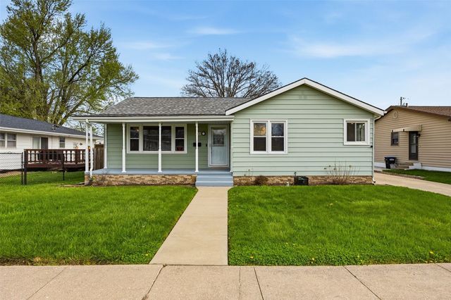 2270 24th Ave, Marion, IA 52302