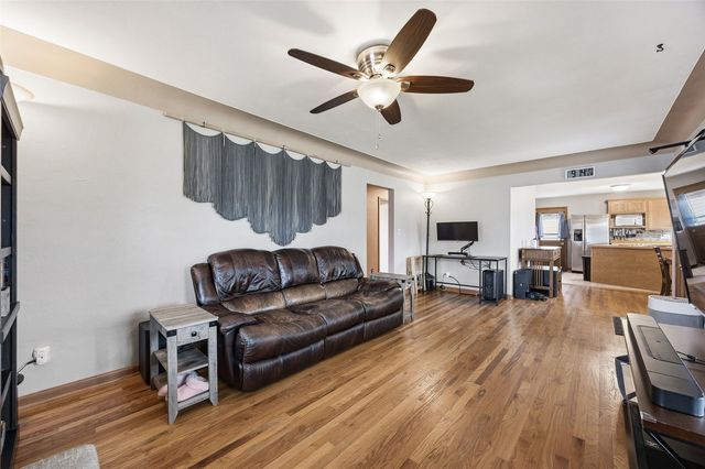 2270 24th Ave, Marion, IA 52302